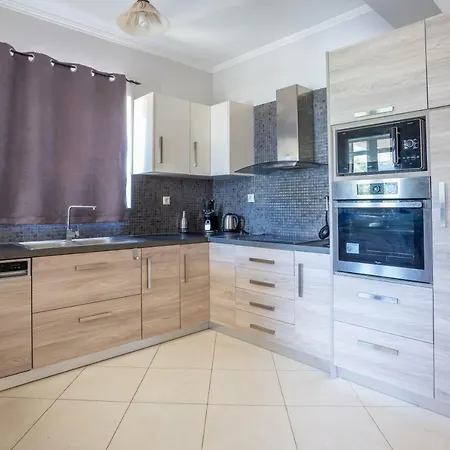 Apartmán Thea Family Yénion